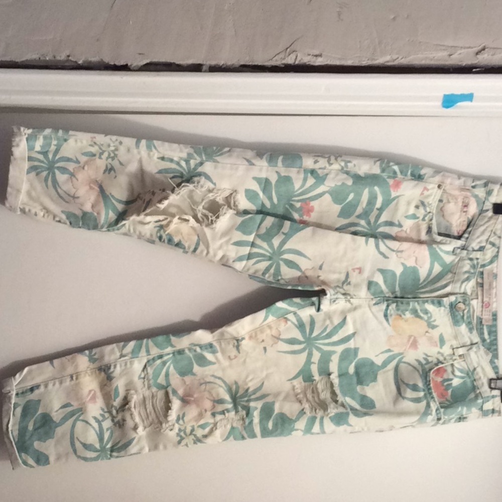 Zara distressed flower print denim jeans size 6